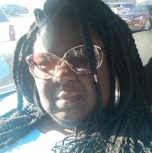 Meet your Posher, Deondra